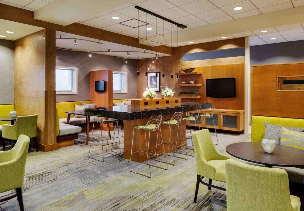 Готель Courtyard By Marriott Boston Logan Airport Екстер'єр фото