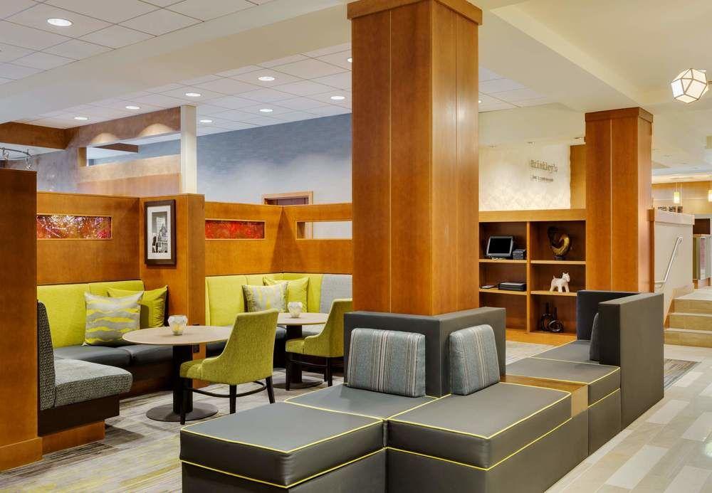 Готель Courtyard By Marriott Boston Logan Airport Екстер'єр фото