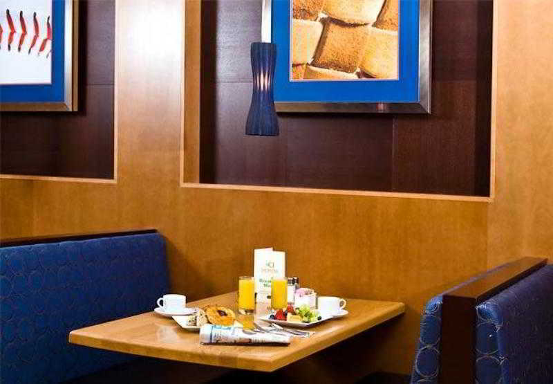 Готель Courtyard By Marriott Boston Logan Airport Екстер'єр фото
