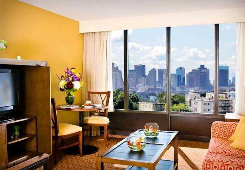 Готель Courtyard By Marriott Boston Logan Airport Екстер'єр фото