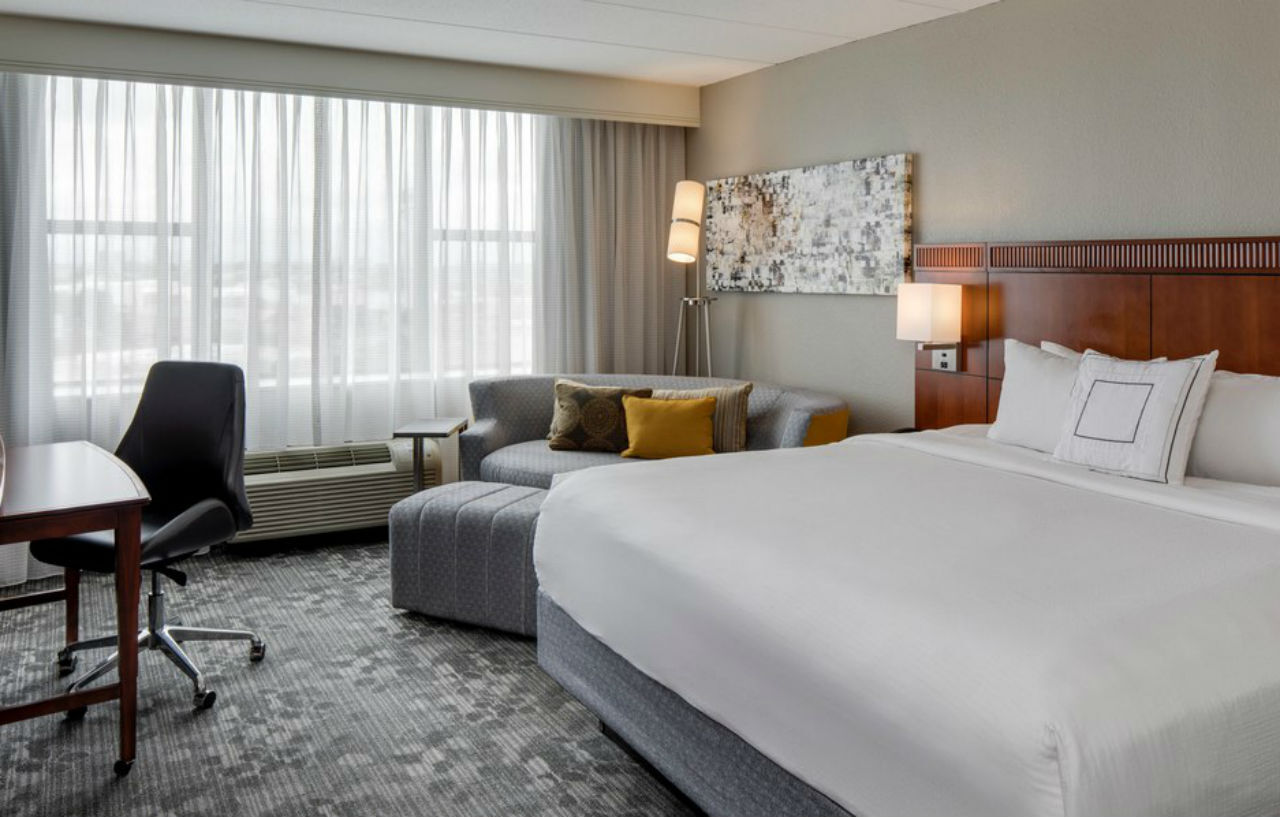 Готель Courtyard By Marriott Boston Logan Airport Екстер'єр фото